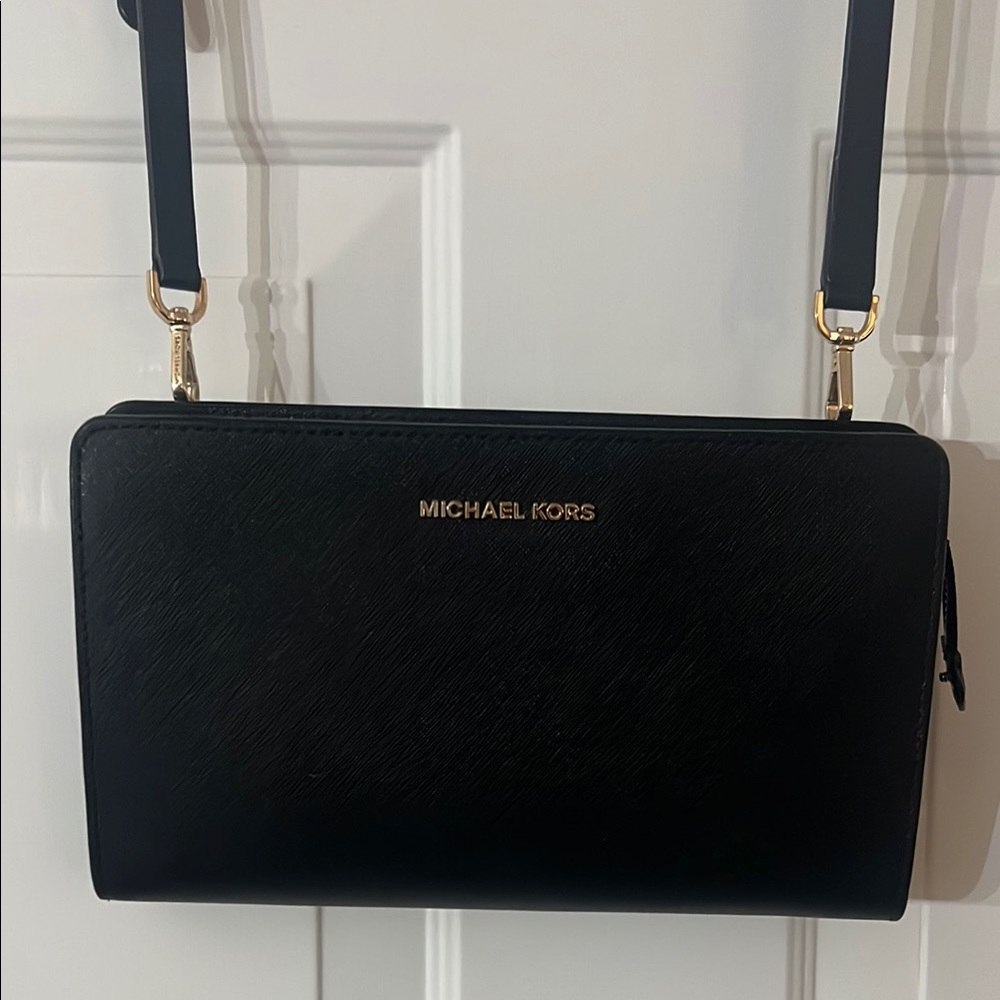 Michael Kors Elegant Black Crossbody Bag